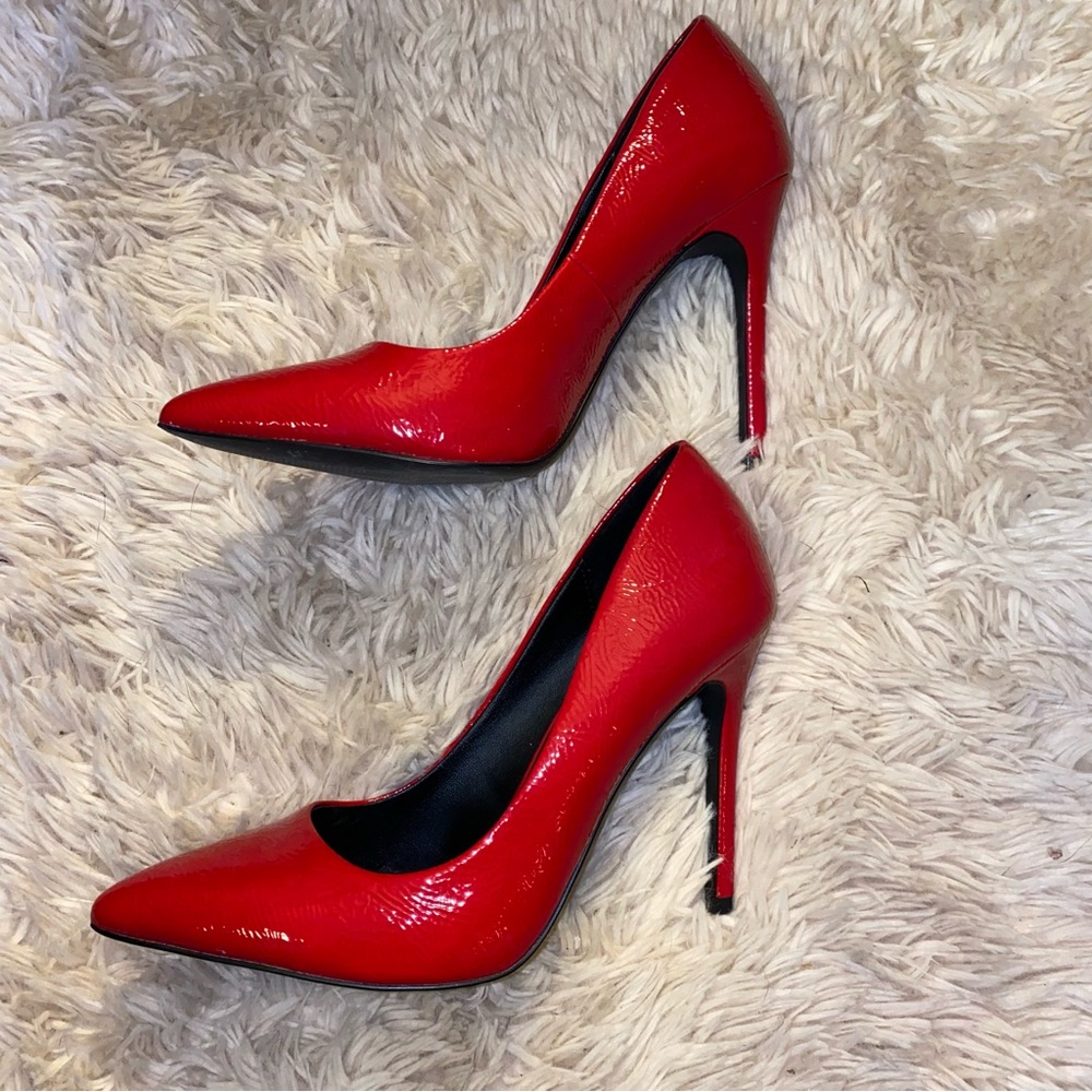 EUC Mix No 6 Red Pump